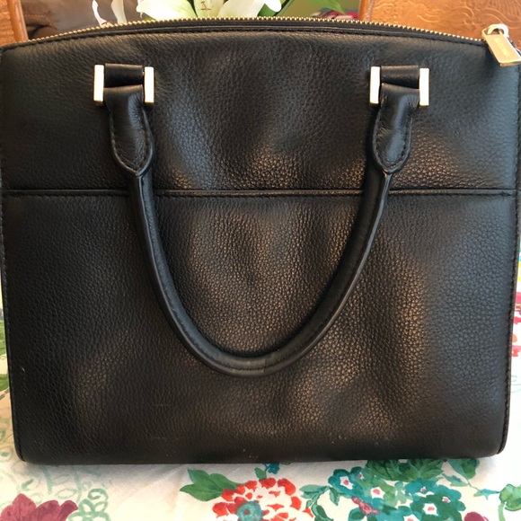 SOLD- Michael Kors large Hudson bag - Picture 6 of 8